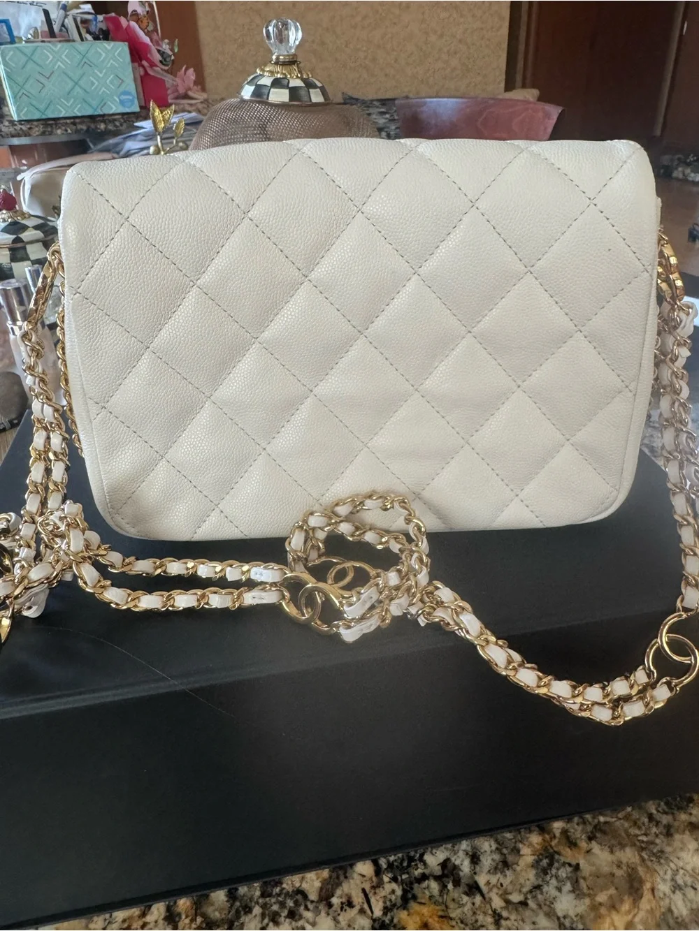 CHANEL Quilted Shoulder Bag in whire with Gold Hardware